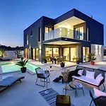 Luxurious Villa In Rovinj With Pool