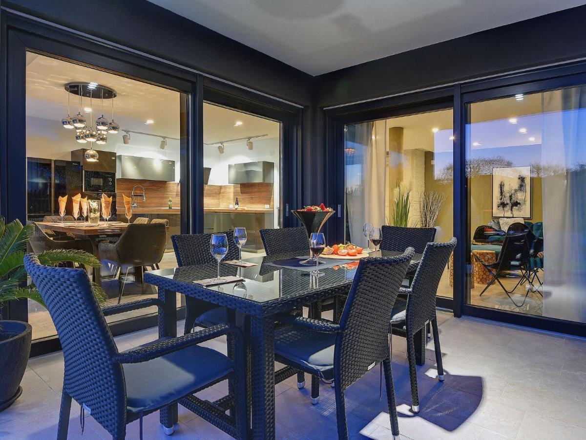 Vila Luxurious In With Pool Rovinj