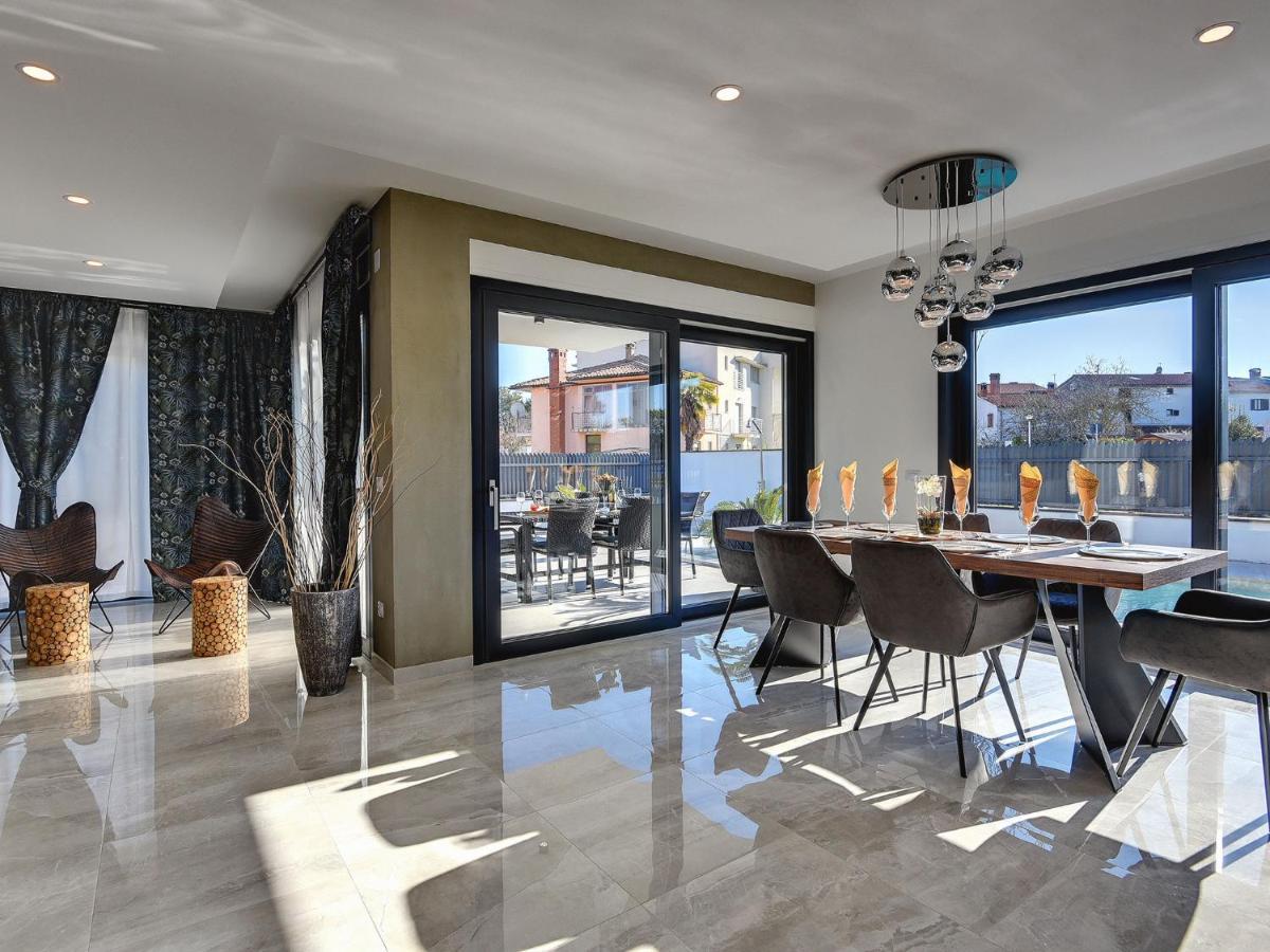 Vila Luxurious In With Pool Rovinj