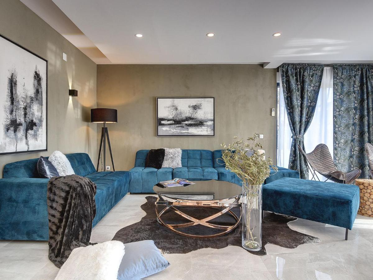 Luxurious In With Pool Villa Rovinj